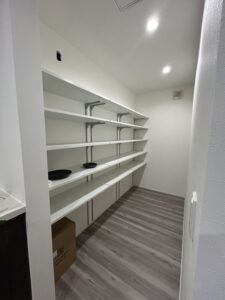 滋賀の平屋住宅｜便利なパントリー収納